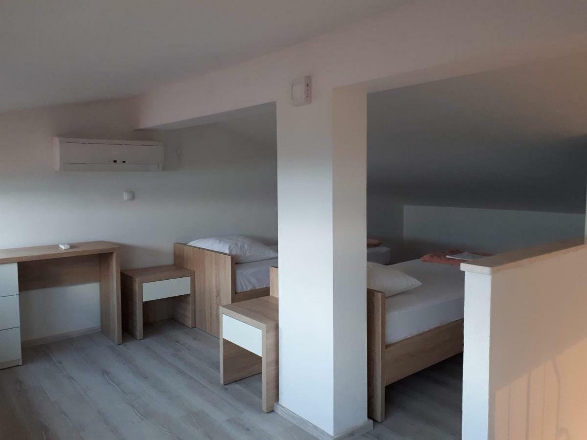 Apartmani Simic Стариград-Пакленица Экстерьер фото